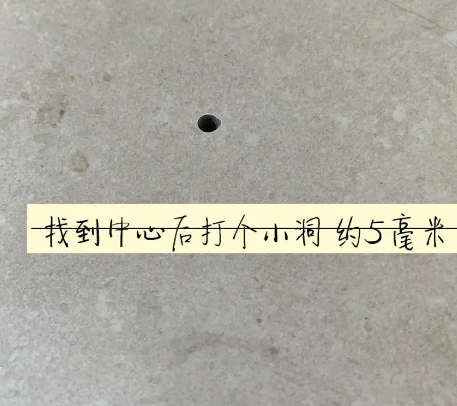 天门瓷砖空鼓维修公司专业解答在瓷砖铺贴过程中，如果砂料搅拌不均匀，将会带来以下问题