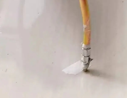 天门瓷砖空鼓维修公司专业解答在瓷砖铺贴过程中，如果使用的砂料过粗（如全部使用了粗砂），可能会导致以下问题
